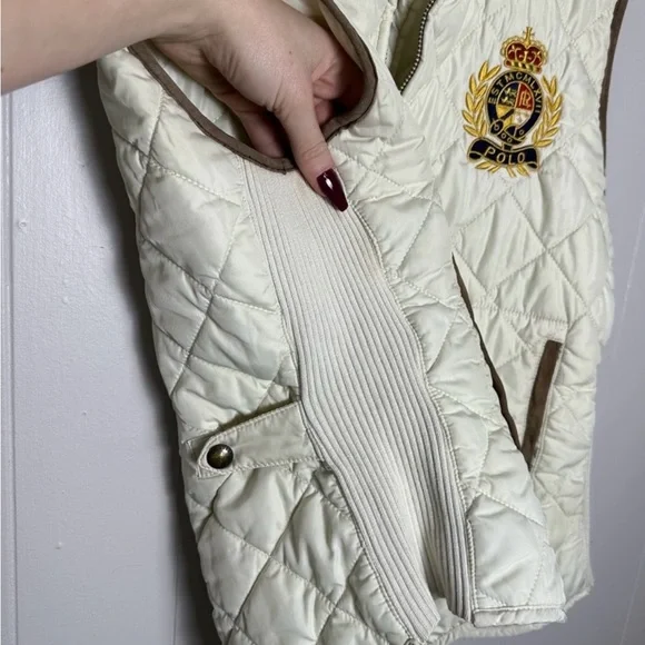 Polo by Ralph Lauren Women's Cream Quilted Vest with Crest vintage - Picture 5 of 11